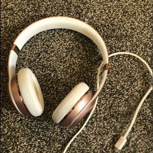 Beats 3Solo Wireless Rose Gold Headphones